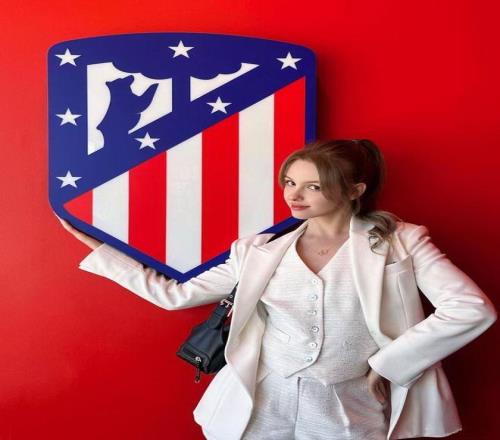 邹市明妻子,羽绒服搭短,裙潮范儿十,太阳城娱乐城官方网站,太阳城娱乐平台APP下载