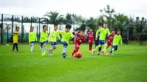 短道速滑世锦赛男子1000米预赛精彩瞬间回顾